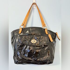 Coach Leah Signature Embossed Patent Leather Tote bag black pre-owned blemishes